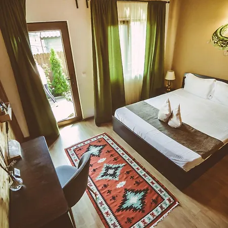 בית הארחה Casa Mister 4*